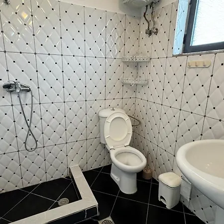 Aron Manastir Aparthotel Ksamil